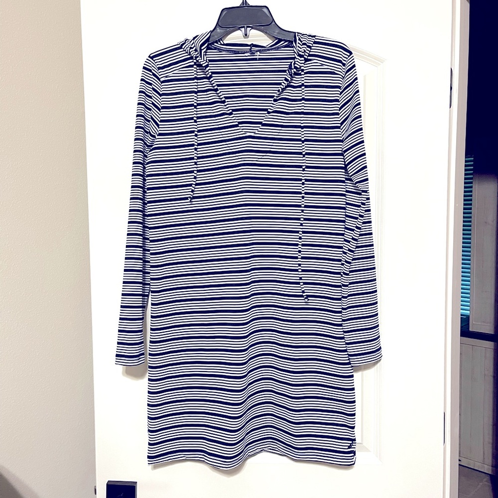 Gently used Ladies size L Nautica Swim Coverup